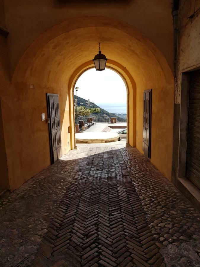 La Dimora Di Ares Villa Formia Exterior photo